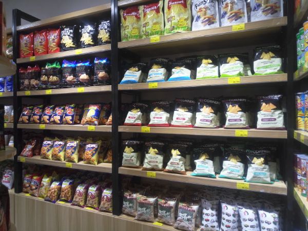 如何選一個合適的進(jìn)口休閑食品店加盟？聚焦出版物零售的關(guān)鍵考量